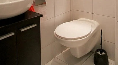 Quels repose pieds & autres bancs de toilette pour des petits WC